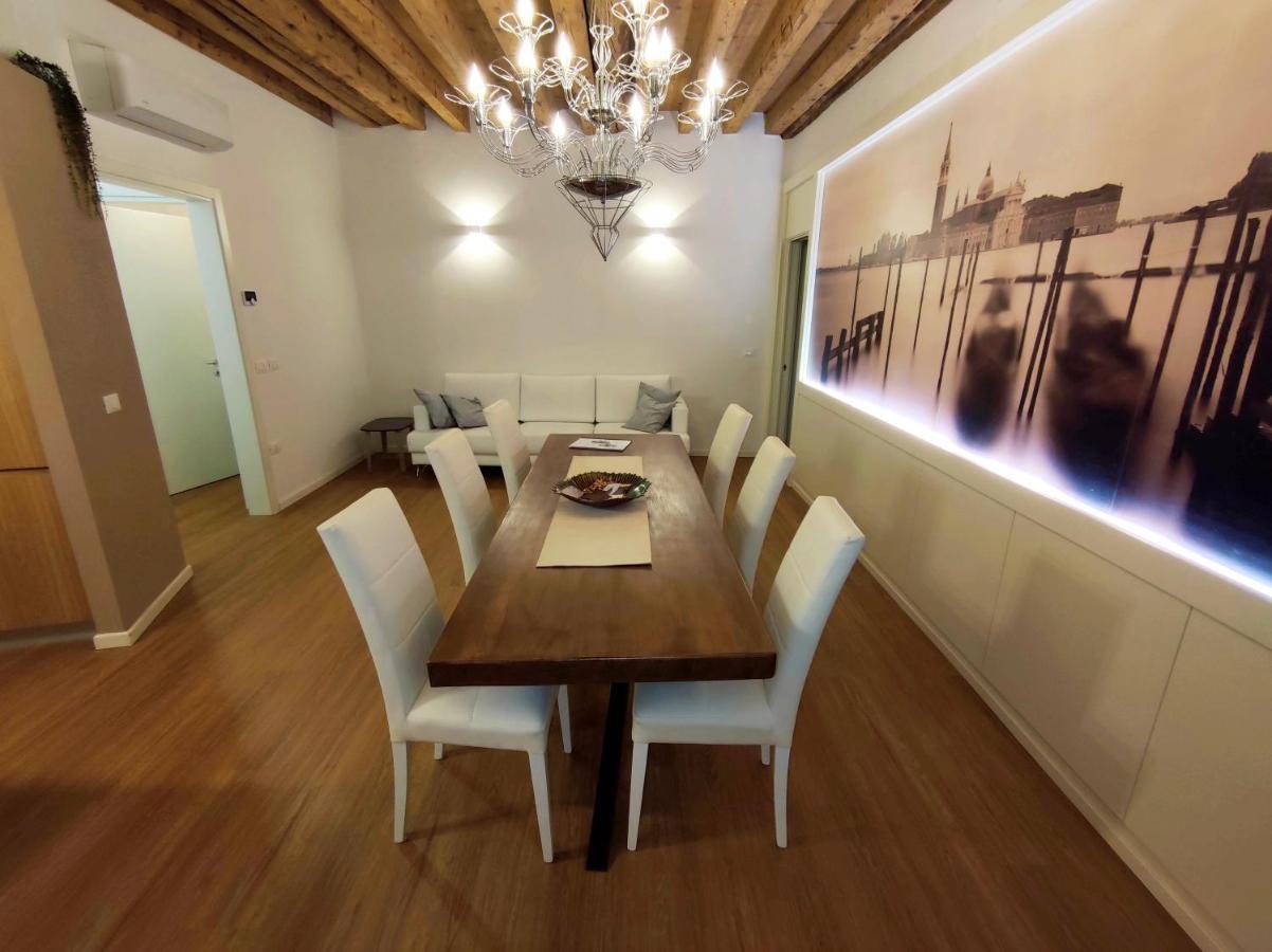 Deluxe 3 Bedroom Flat In Rialto 베니스 외부 사진