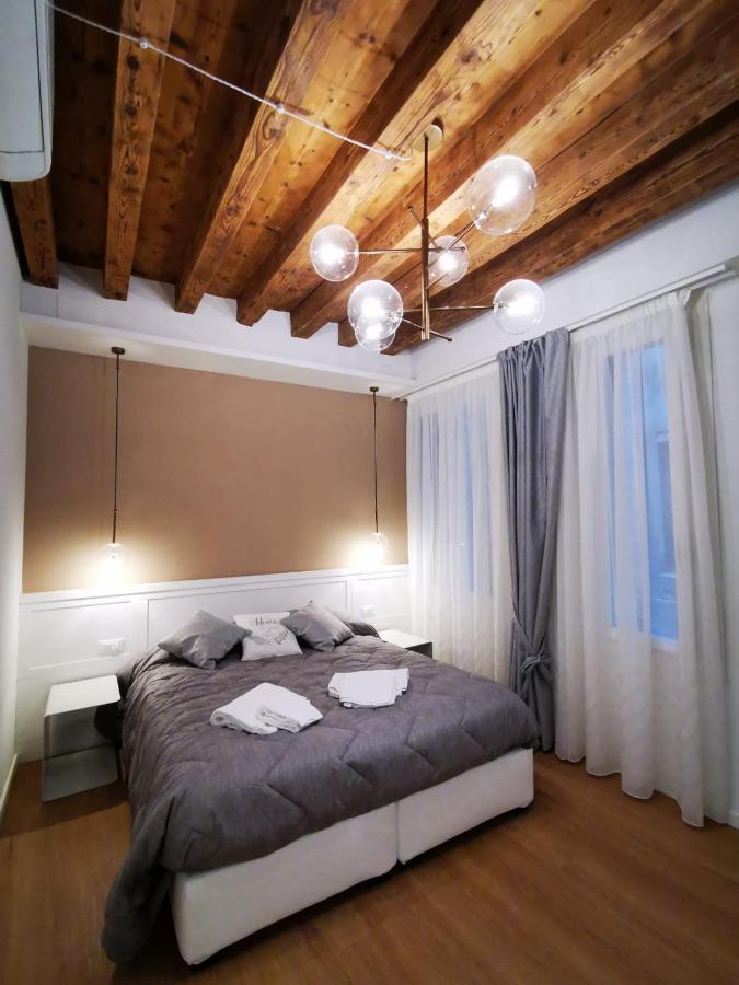 Deluxe 3 Bedroom Flat In Rialto 베니스 외부 사진