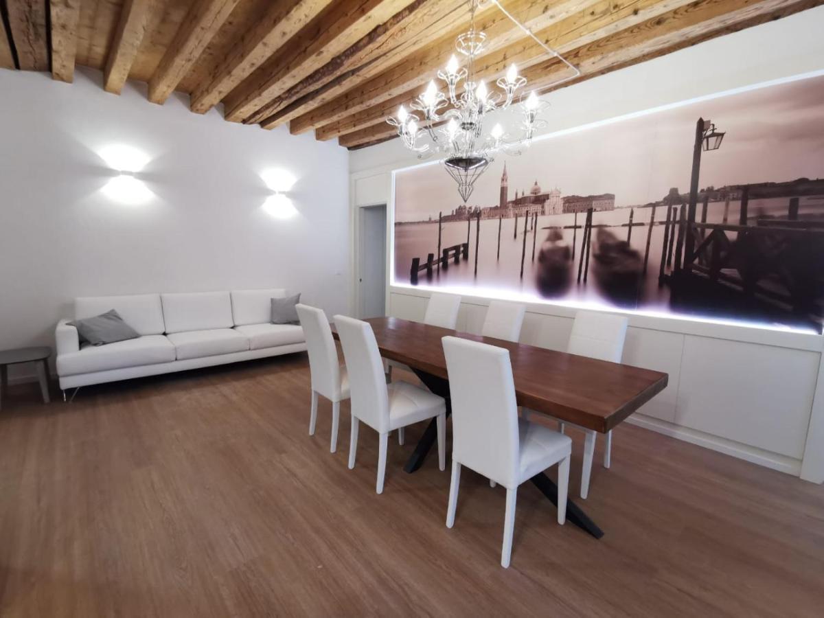 Deluxe 3 Bedroom Flat In Rialto 베니스 외부 사진