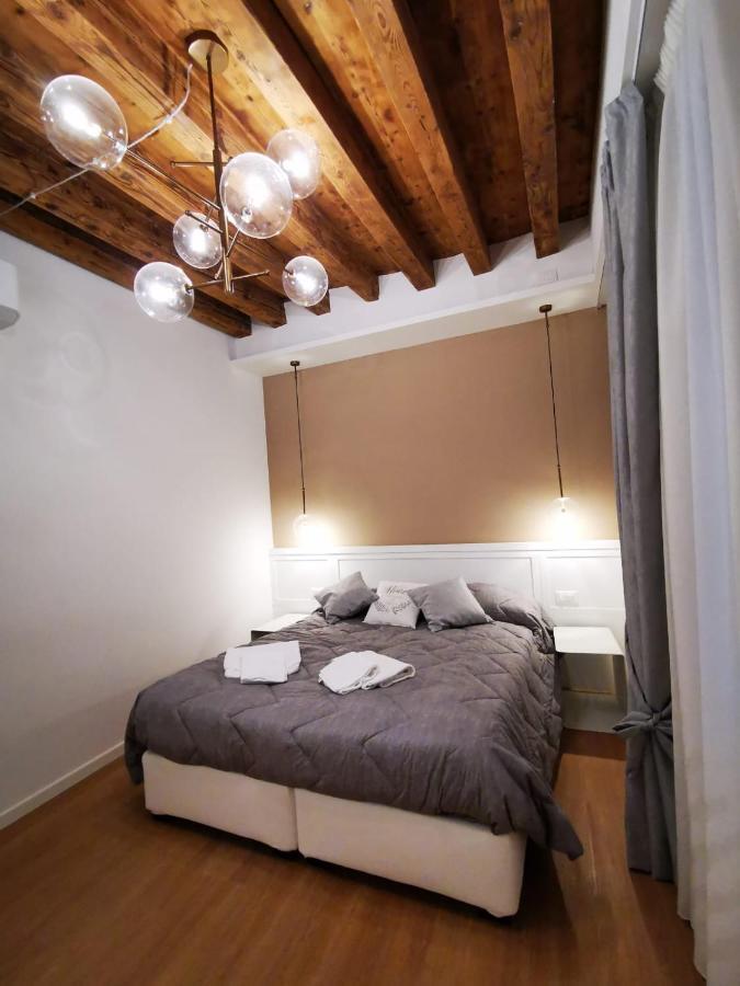 Deluxe 3 Bedroom Flat In Rialto 베니스 외부 사진